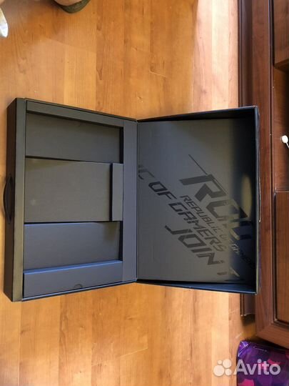 Коробка ROG Zephyrus GU502L