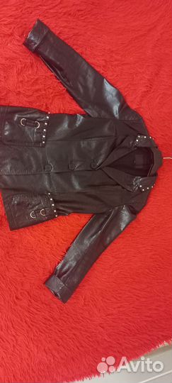 Кожаный пиджак женский