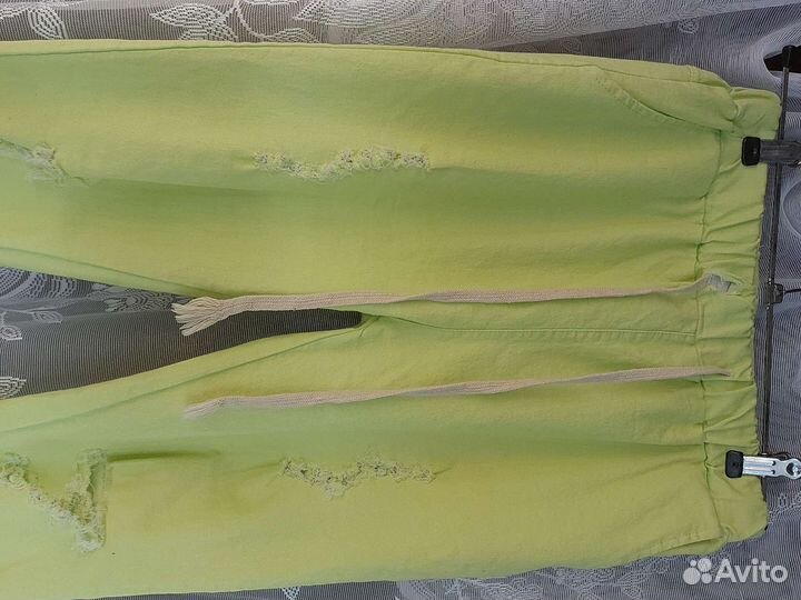 Брюки на девочку 42р