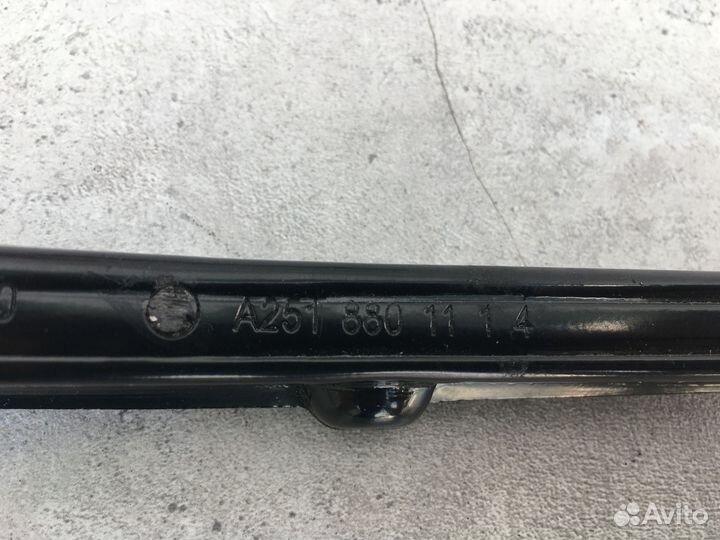 Кронштейн бампера Mercedes W251 A2518801114