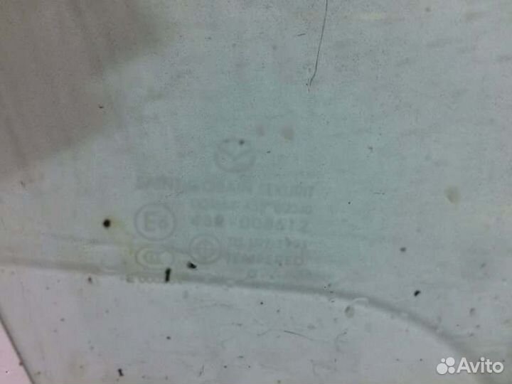 Стекло двери переднее правое Mazda 3 BK