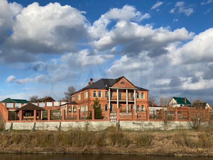 Коттедж 489 м² на участке 50 сот.