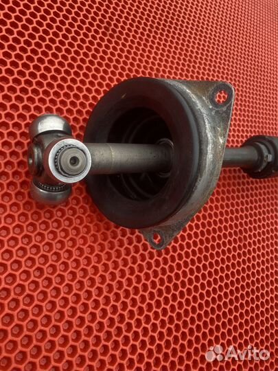 Привод левый на mitsubishi carisma в сборе