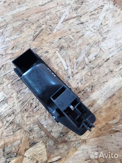 Ручка двери передняя левая audi 100 c4