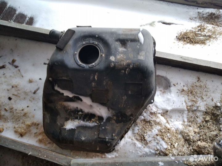 Бензобак ауди 100