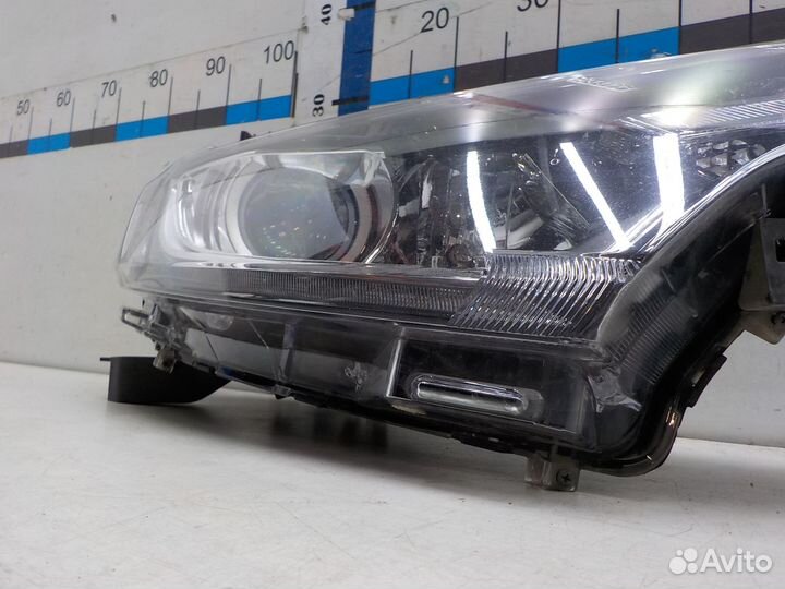 Фара правая Mitsubishi Outlander