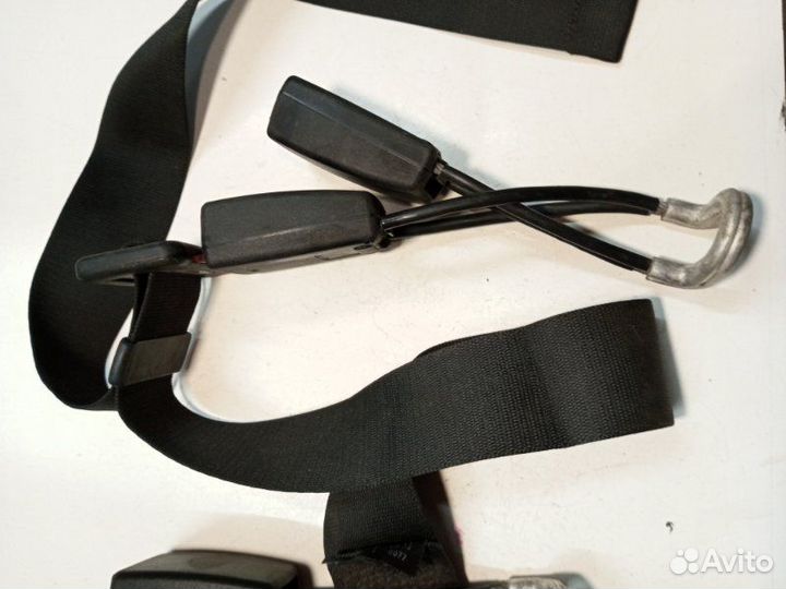 Ремень безопасности задний Mercedes-Benz C-Class