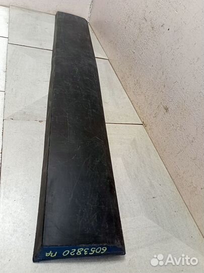 Молдинг сдвижной двери правой