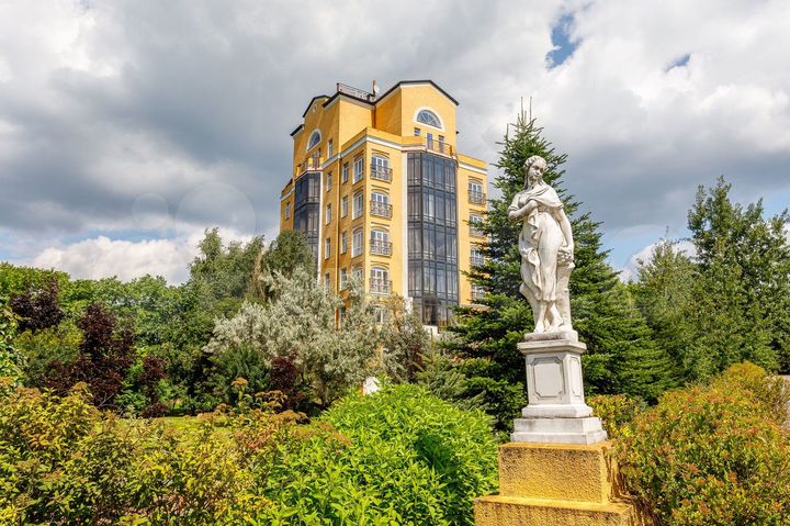 Гостиница, 1300 м²