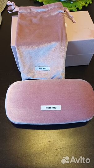 Солнцезащитные очки женские miu-miu