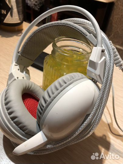 Наушники с микрофоном