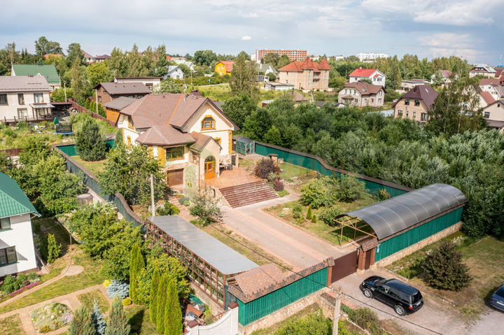 Дом 323 м² на участке 15 сот.