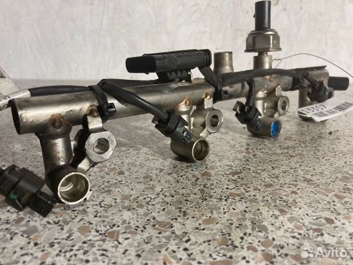 Топливная рампа Mercedes E-Class W212 M271 1.8TI