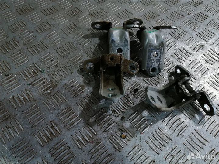 Петля двери Hyundai Elantra HD G4GC 2007