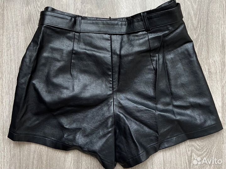 Кожаные шорты
