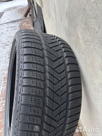 Pirelli Winter Sottozero 3 275/35 R21