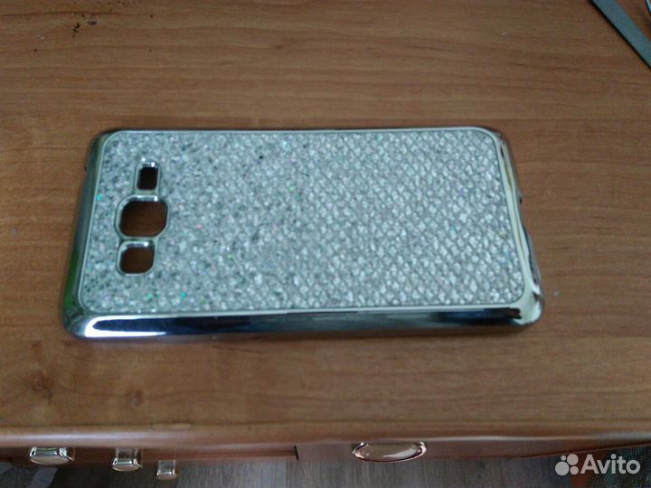 Чехол на телефон