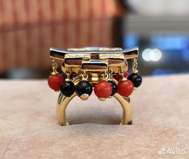 Золотое кольцо в стиле Cartier с бриллиантами