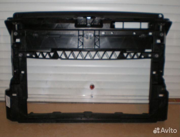 Телевизор (суппорт радиатора) vw Polo