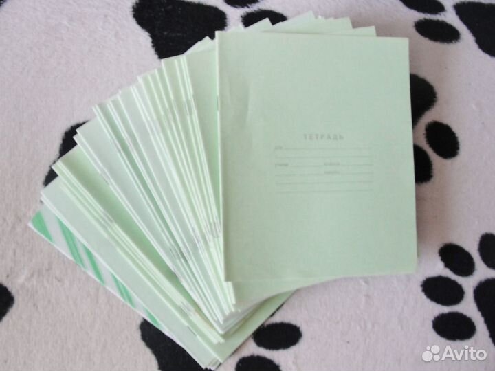 Красивые тетради и школьные дневники