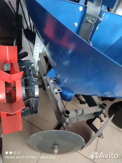 Картофелесажалка для мотоблока