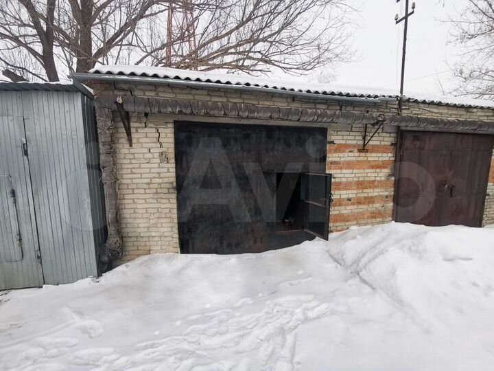 Гараж, > 30 м²