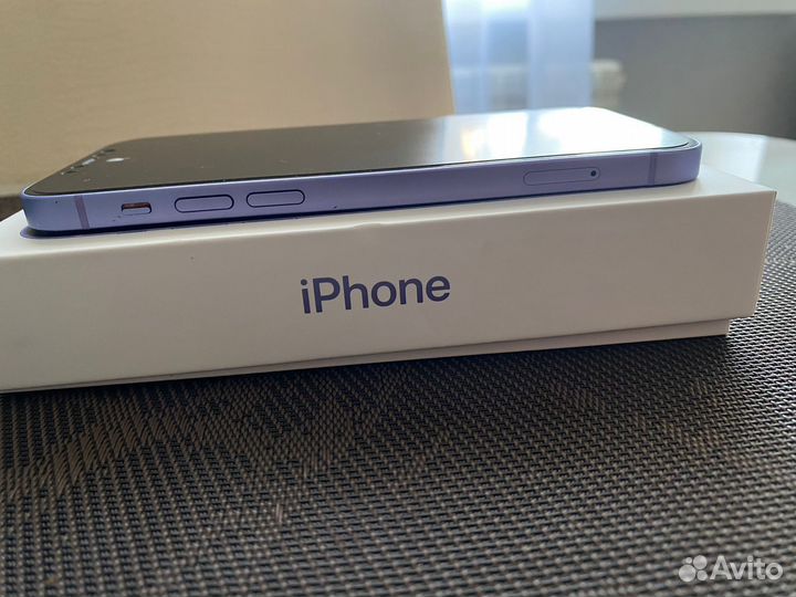 iPhone 12, 64 ГБ