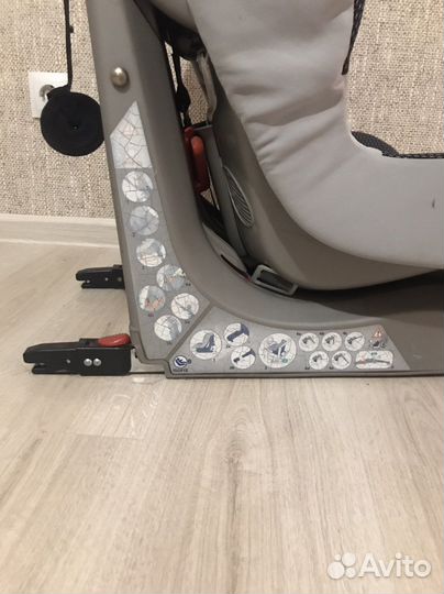 Автокресло chicco (с isofix)