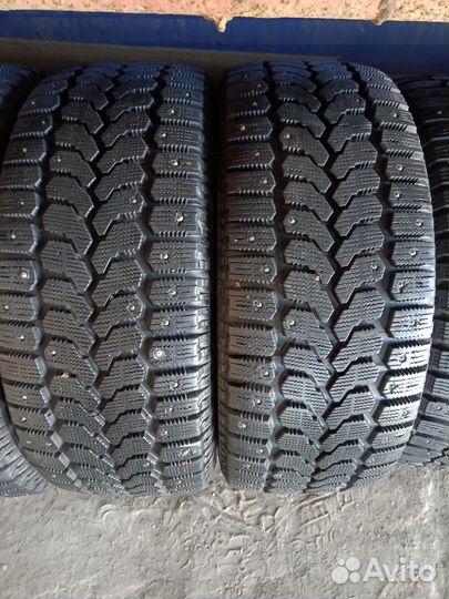 Yokohama Ice Guard F700S 215/60 R16