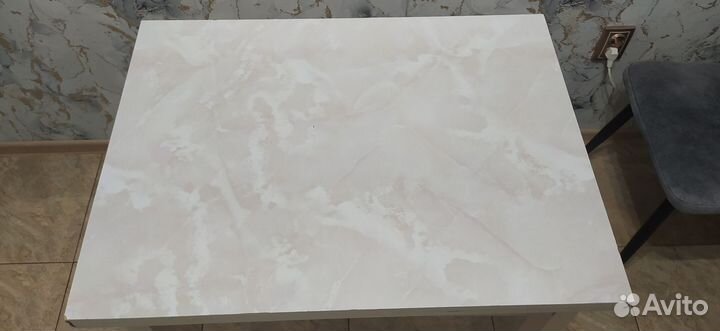 Кухонный стол