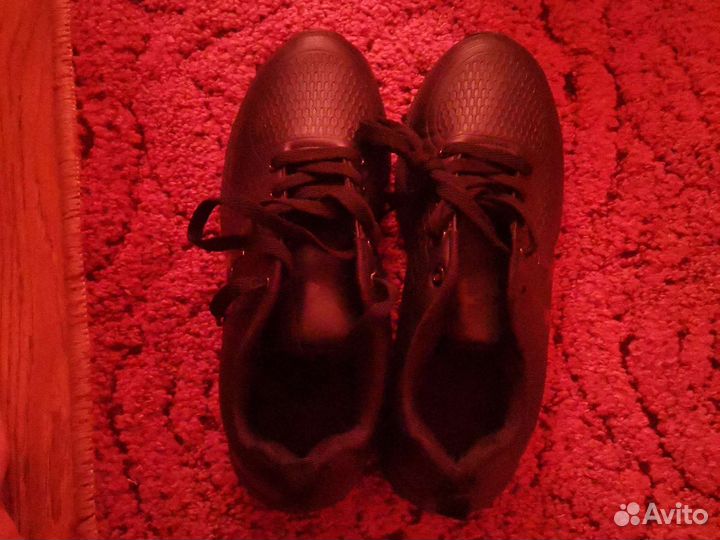 Кроссовки мужские 41 размер новые