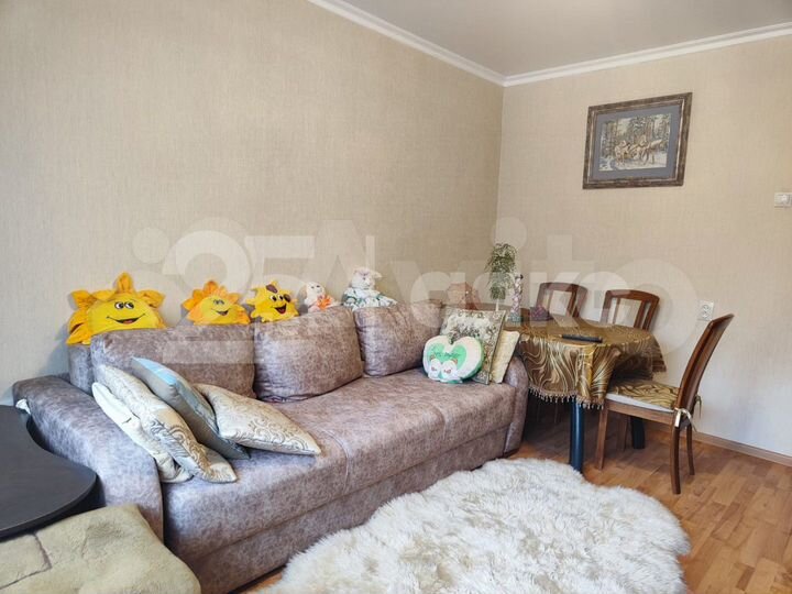 2-к. квартира, 52 м², 1/9 эт.