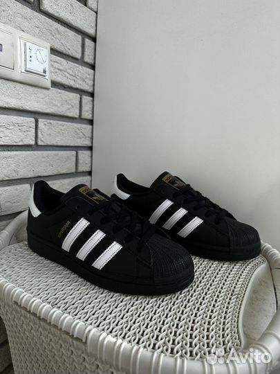 Adidas superstar