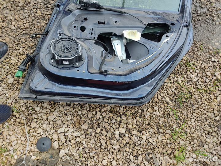 Задняя правая дверь peugeot 308 пежо 308