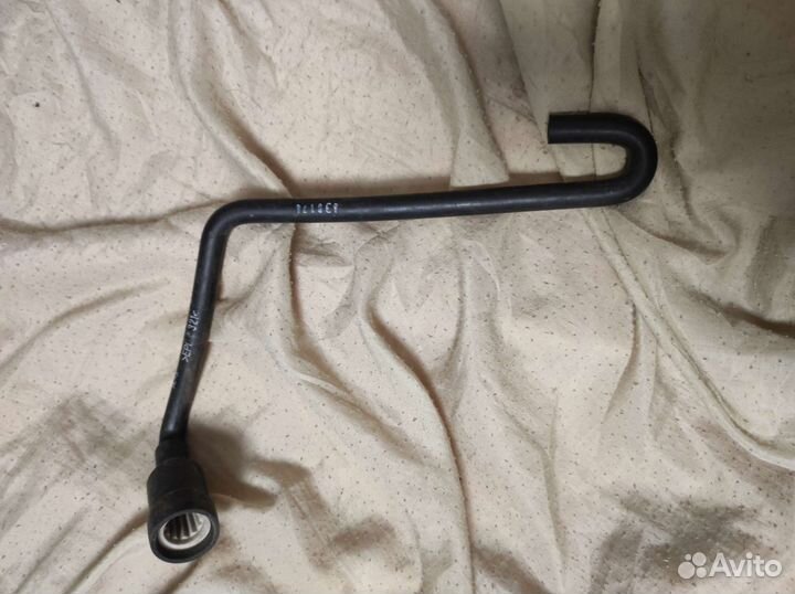 VW Tiguan шланг отвода воды левый оригинал б.у