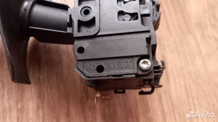 Подрулевой переключатель левый renault