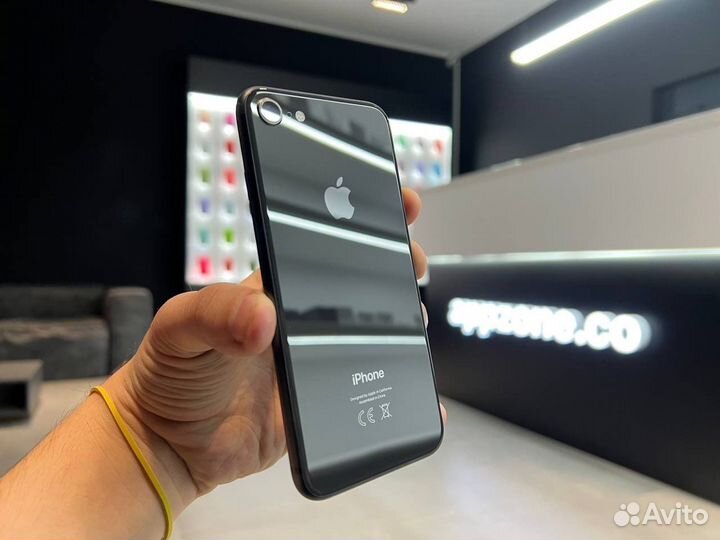 iPhone 8, 64 ГБ
