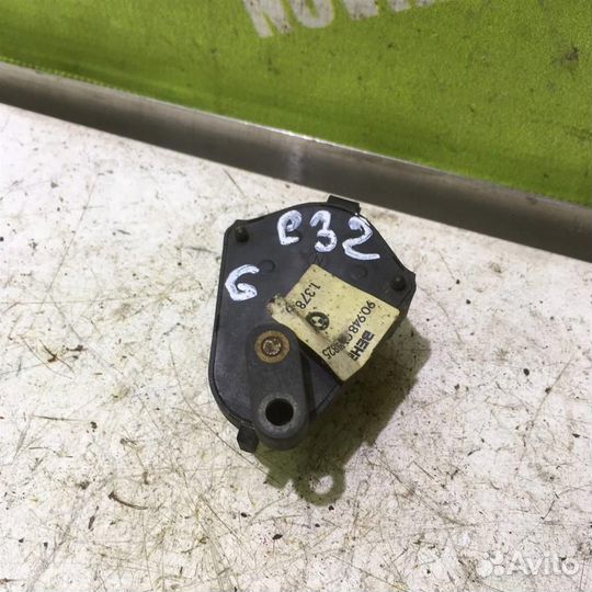 Моторчик заслонки отопителя бмв Е32