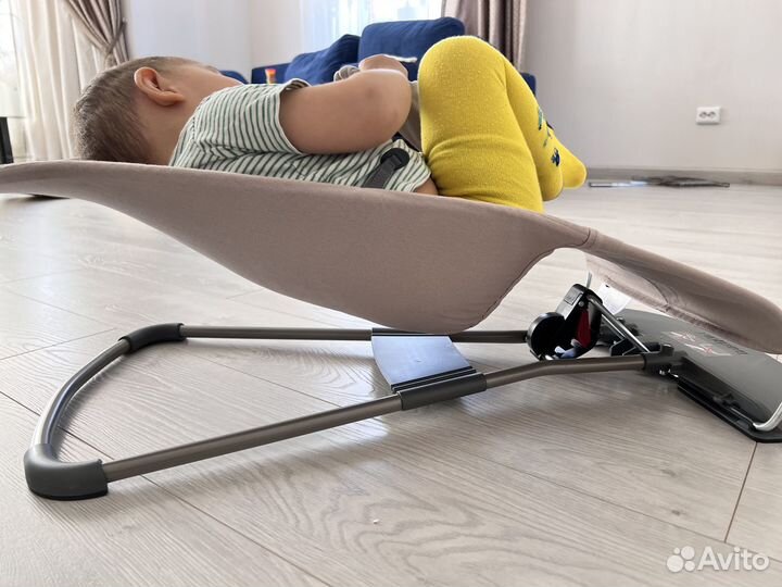 Кресло шезлонг babybjorn в подарок от happybaby