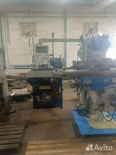 Ширoкоуниверсaльный фрeзеpный cтанoк Wеida X6436A