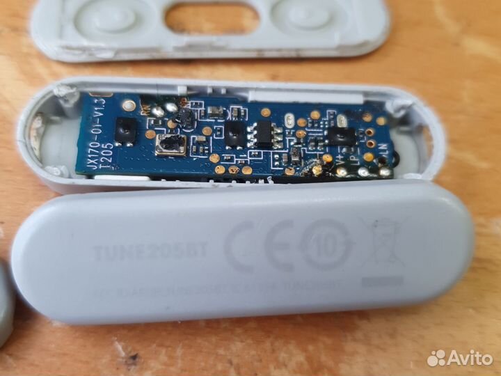 Беспроводные наушники jbl