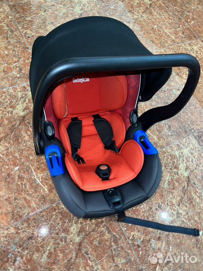 Автомобильное кресло