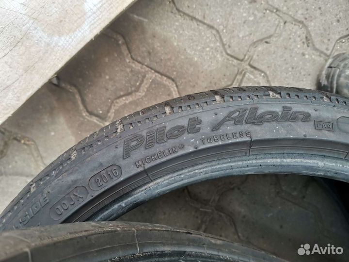 Michelin Agilis 235/35 R19
