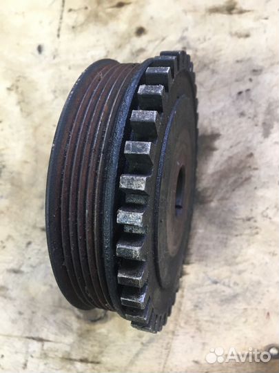 Шкив коленвала Ford Focus 1 2,0 Split Port