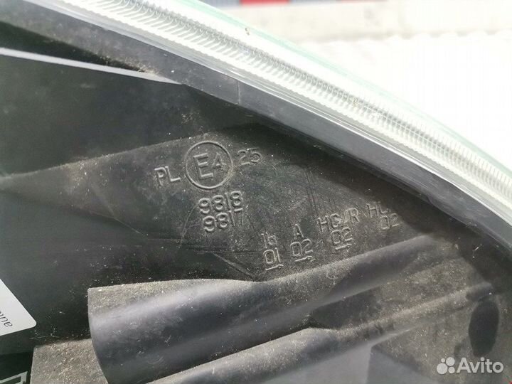 Фара передняя для Ford Fiesta 5 1320349