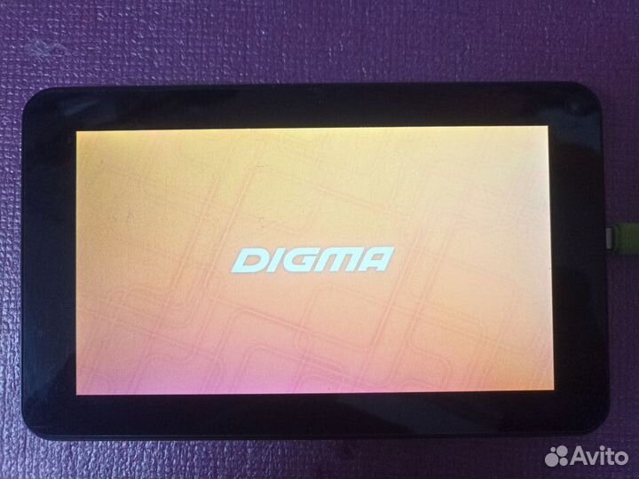 Планшет Digma Optima 7.1