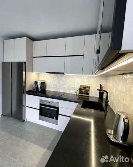 Угловая кухня в классике на заказ