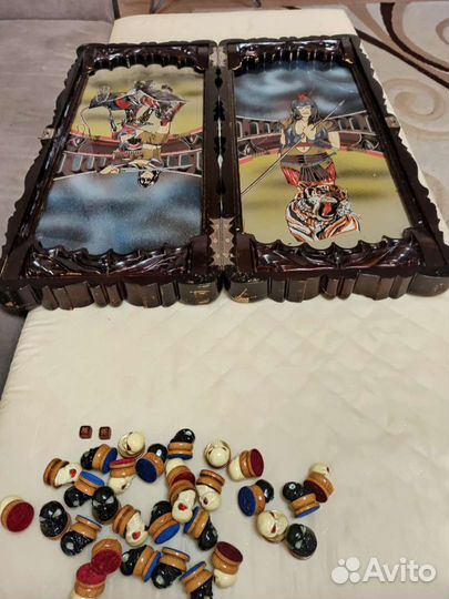 Нарды под реставрацию. Сломано стекло