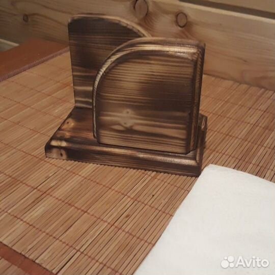 Салфетница из дерева