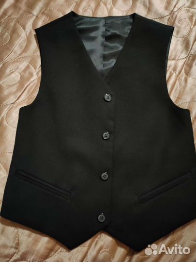 Жилетка для мальчика 128 рост
